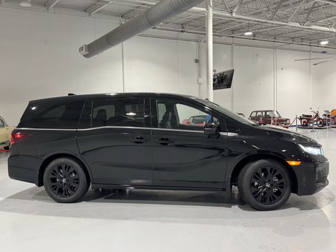 New 2026 Honda Odyssey Sport-L image 3