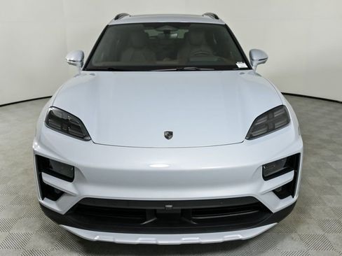 New 2025 Porsche Macan Turbo Electric AWD/4WD image 38
