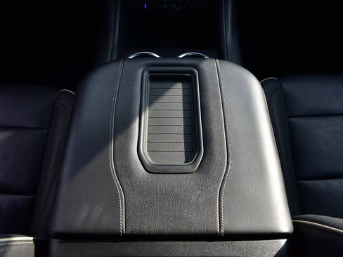 Used 2023 Chevrolet Suburban Premier image 37