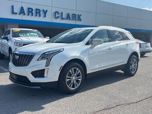 Certified 2022 Cadillac XT5 Premium Luxury w/ Technology Package FWD image 1