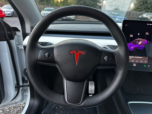 Used 2022 Tesla Model Y Performance image 23
