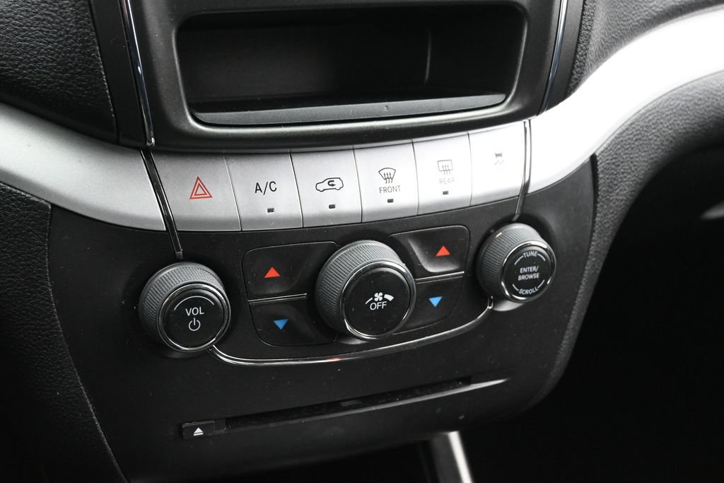 Used 2019 Dodge Journey SE w/ Connectivity Group FWD image 15