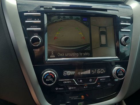 Certified 2024 Nissan Murano Platinum w/ Cargo Package FWD image 27