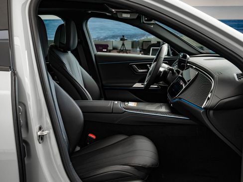 New 2026 Mercedes-Benz E 350 4MATIC Sedan image 25