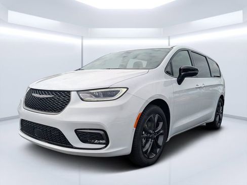 New 2026 Chrysler Pacifica Select image 7