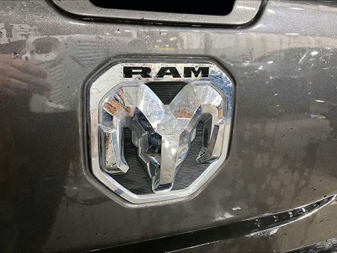 Used 2019 RAM 1500 Laramie image 31
