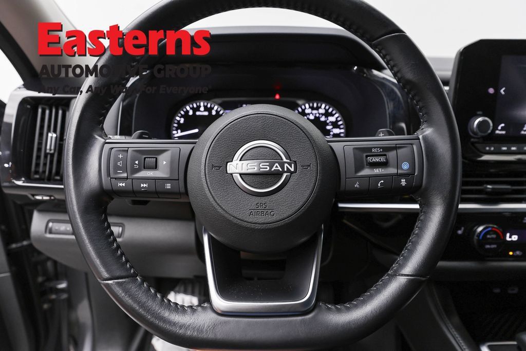 Used 2024 Nissan Pathfinder SV AWD/4WD image 10