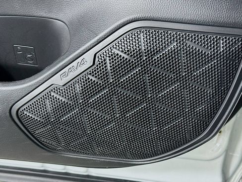 Certified 2025 Toyota RAV4 XLE FWD image 19
