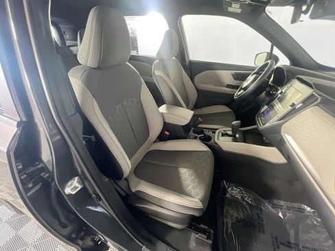 Used 2025 Subaru Forester AWD/4WD image 30