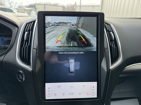 Used 2024 Ford Edge Titanium image 16
