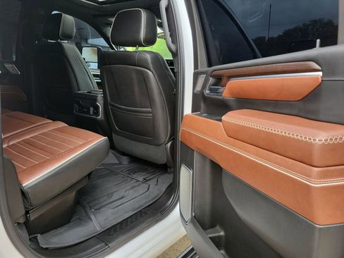 Certified 2024 GMC Sierra 3500 Denali Ultimate AWD/4WD image 28