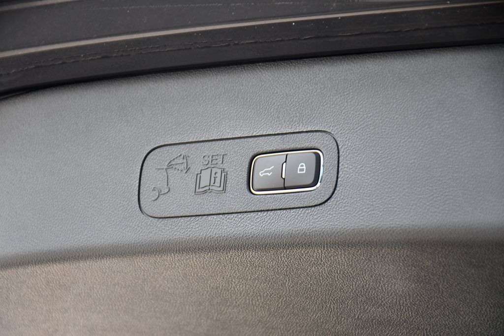 Used 2026 Lincoln Aviator AWD image 22