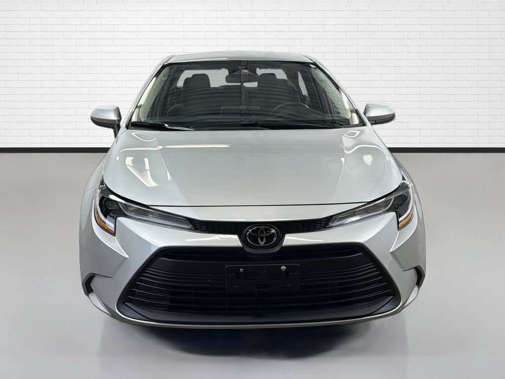 Used 2024 Toyota Corolla LE FWD image 2