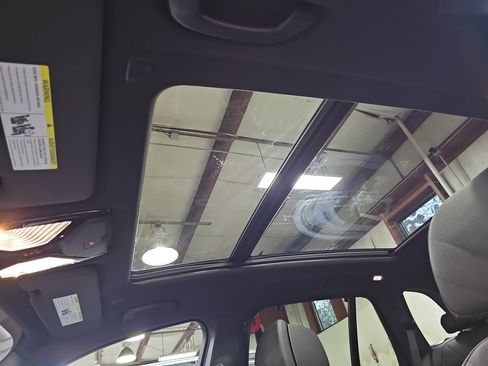 New 2026 BMW X5 xDrive40i w/ M Sport Package AWD/4WD image 32