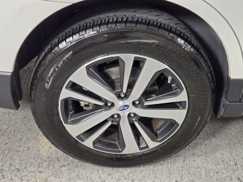 Used 2018 Subaru Outback 2.5i Limited AWD/4WD image 11