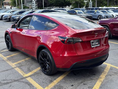 Used 2023 Tesla Model Y AWD image 5
