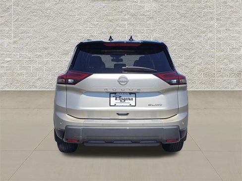 Used 2025 Nissan Rogue SL w/ Tech Package AWD/4WD image 6