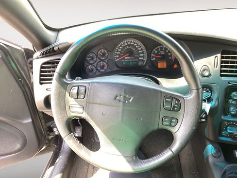 Used 2004 Chevrolet Monte Carlo SS w/ Preferred Equipment Group FWD image 12