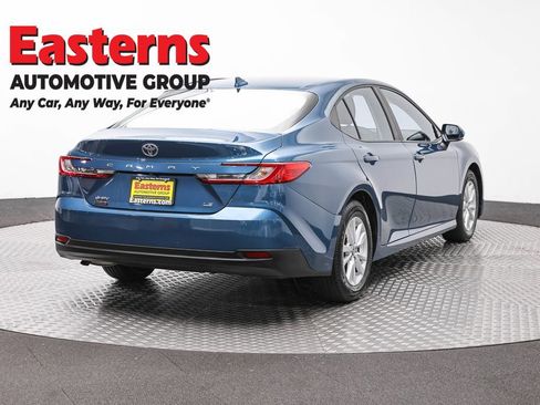 Used 2025 Toyota Camry LE FWD image 5