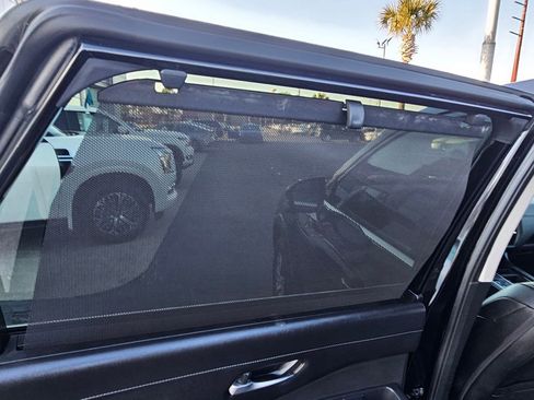 Used 2025 Nissan Pathfinder SL image 14