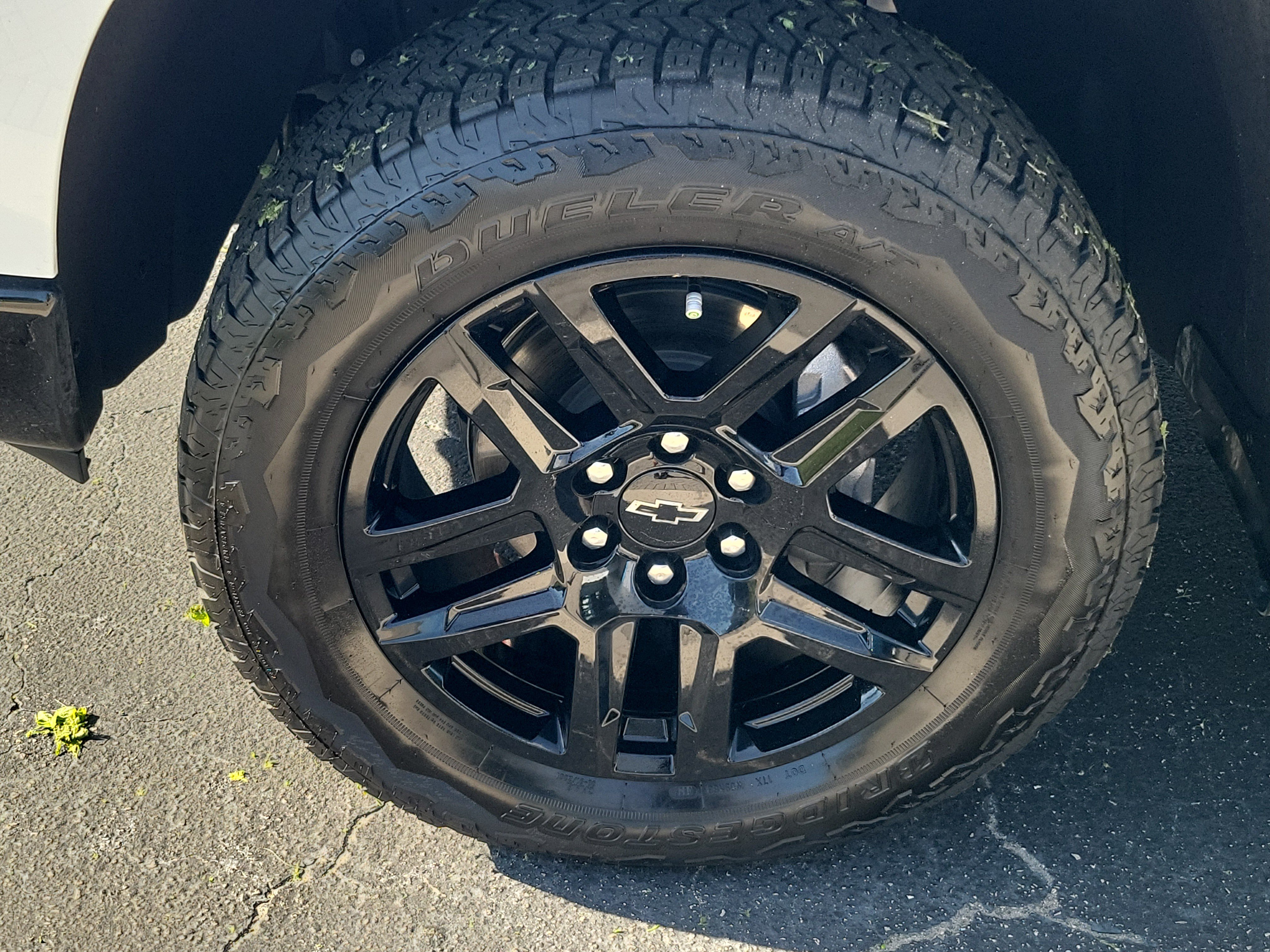 Used 2026 Chevrolet Silverado 1500 LT Trail Boss w/ LT Trail Boss Premium Package AWD/4WD image 9