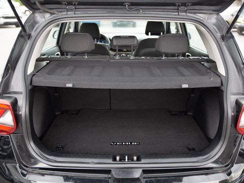 Used 2023 Hyundai Venue SEL FWD image 25