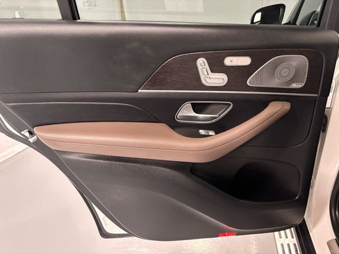 Used 2020 Mercedes-Benz GLS 450 4MATIC image 22