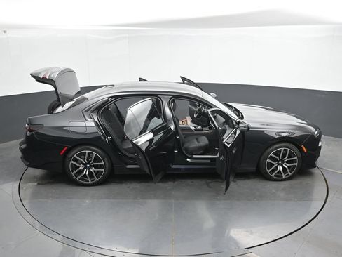 Used 2024 BMW 760i xDrive w/ Executive Package AWD/4WD image 48