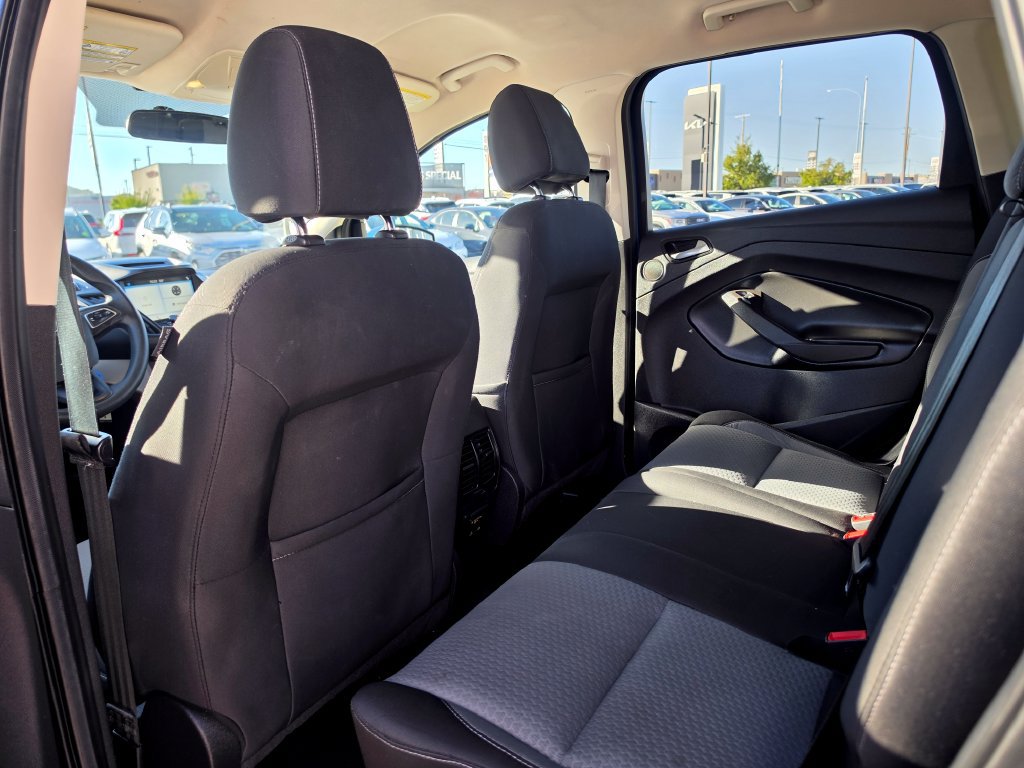 Used 2017 Ford Escape SE w/ Equipment Group 201A AWD/4WD image 11