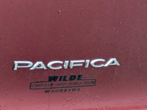 Used 2021 Chrysler Pacifica Touring w/ Cold Weather Group image 12