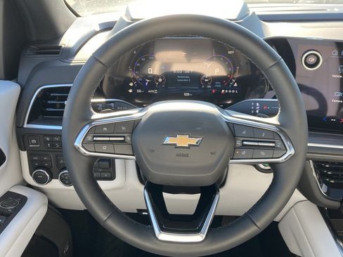 New 2025 Chevrolet Suburban Premier image 13