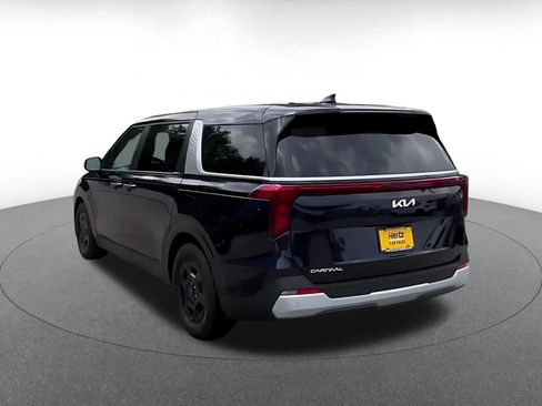 Used 2026 Kia Carnival FWD image 11
