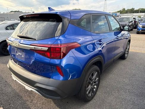 Used 2023 Kia Seltos LX AWD/4WD image 3