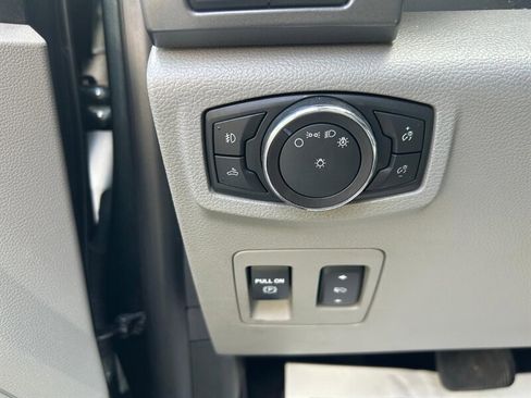 Used 2018 Ford F150 XLT w/ Equipment Group 302A Luxury AWD/4WD image 14