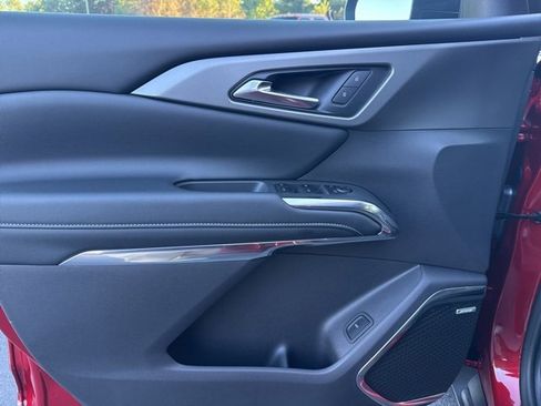 Used 2026 Chevrolet Traverse LT w/ Enhanced Driving Package image 9