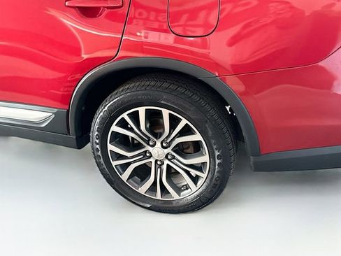 Used 2017 Mitsubishi Outlander SE image 31