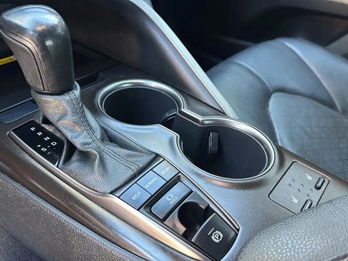 Used 2022 Toyota Camry XSE image 17