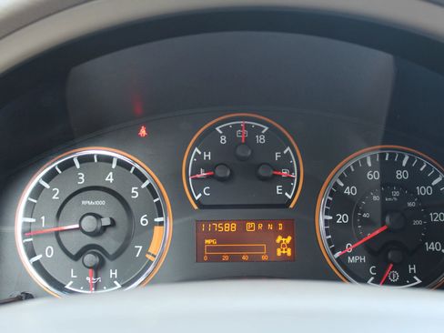 Used 2014 Nissan Armada Platinum image 33