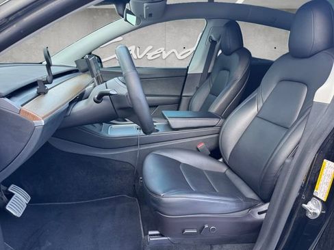 Used 2022 Tesla Model Y Performance image 19