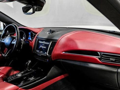 Used 2018 Maserati Levante GranSport AWD/4WD image 15