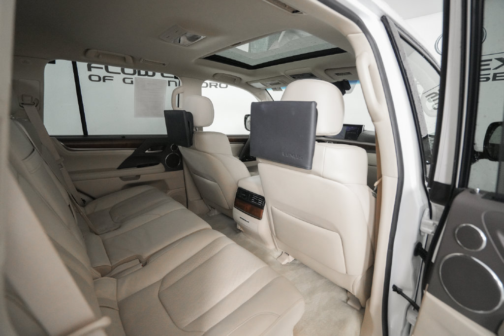 Used 2018 Lexus LX 570 4WD w/ Luxury Package image 18