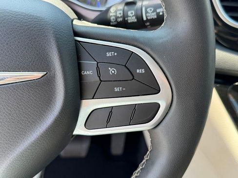 Used 2023 Chrysler Voyager LX FWD image 20