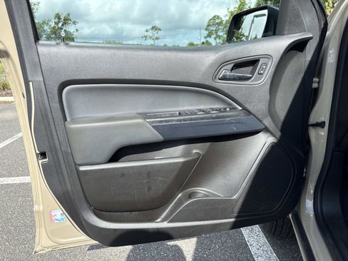 Used 2021 Chevrolet Colorado Z71 w/ Safety Package RWD image 17