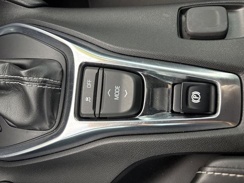 Used 2018 Chevrolet Camaro LT w/ Technology Package image 45