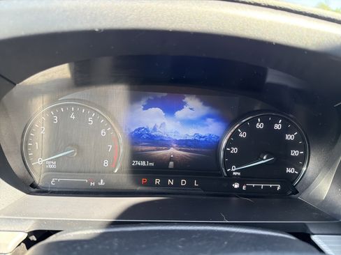 Used 2022 Ford Explorer XLT w/ Equipment Group 202A AWD/4WD image 17