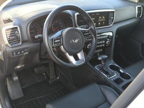 Used 2022 Kia Sportage EX image 13