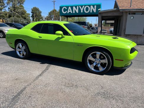 Used 2015 Dodge Challenger R/T Plus RWD image 2