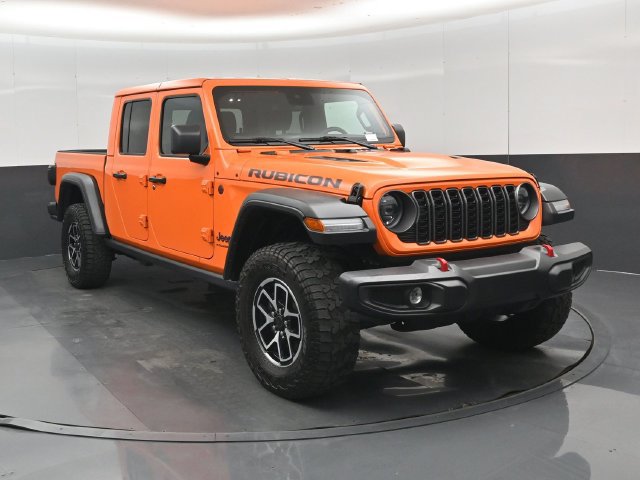 Used 2025 Jeep Gladiator Rubicon w/ Convenience Group AWD/4WD image 1
