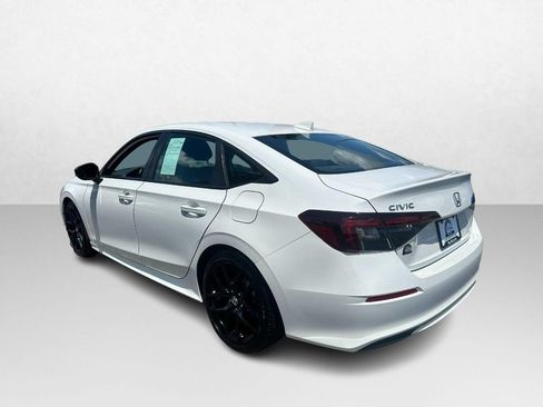 Used 2025 Honda Civic Sport image 4