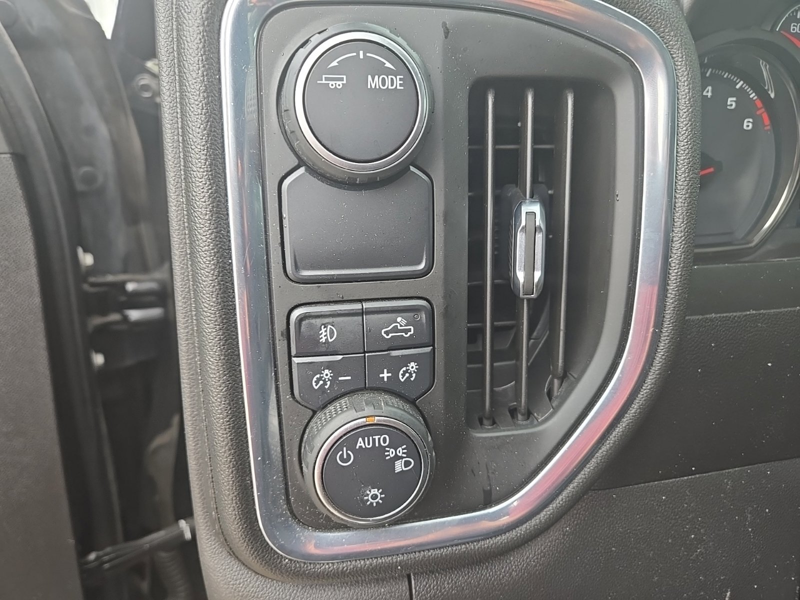 Used 2021 Chevrolet Silverado 1500 RST w/ Bed Protection Package RWD image 16